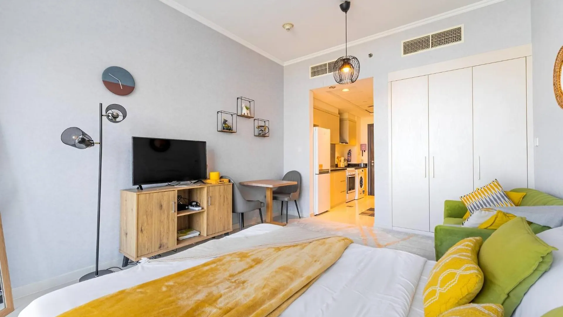Elegant Studio In Damac Hills - Exclusive Living With Premium Amenities, Managed By Think Realty Dubai United Arab Emirates